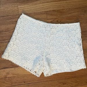 High Rise White Jennifer Lopez Lace Short - Size 6 (NWOT)